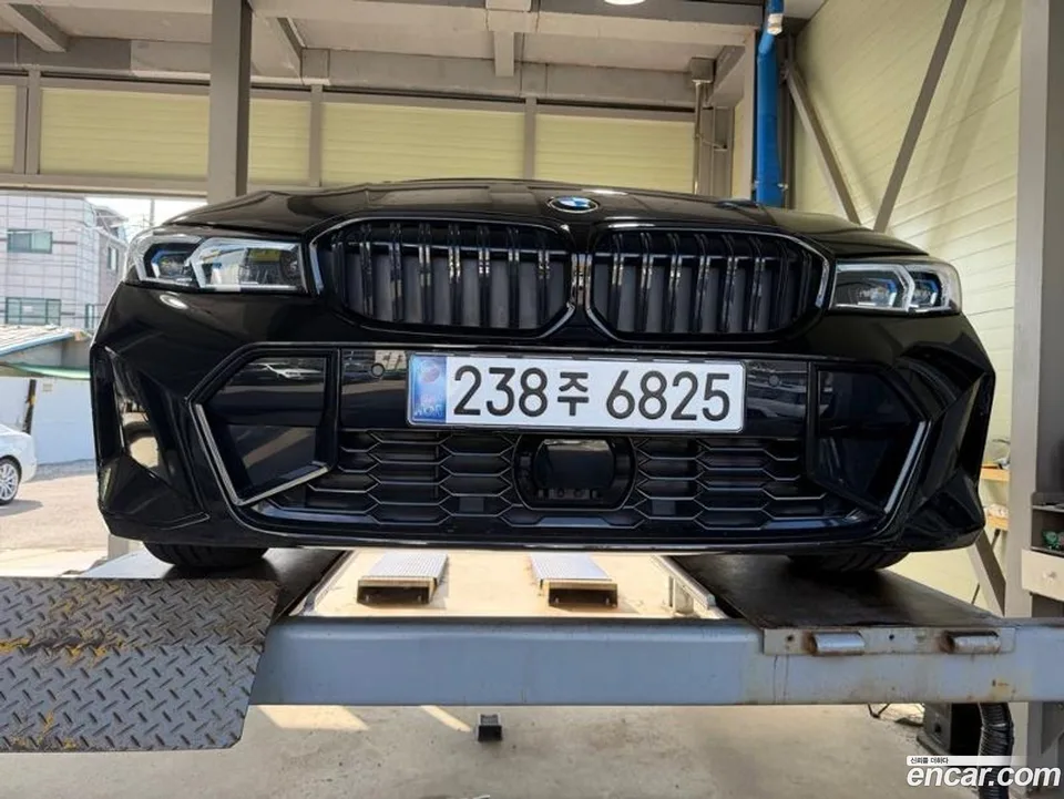 BMW 3 Series 320i M 2025 — photo 1, buy with delivery to Moscow