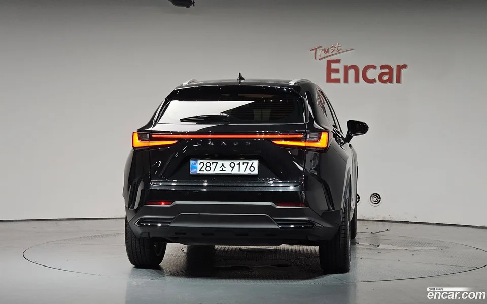 Lexus NX 350h 2025 — thumbnail 4