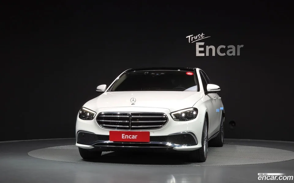 Mercedes-Benz E-Class E450 4MATIC 2023 — thumbnail 3