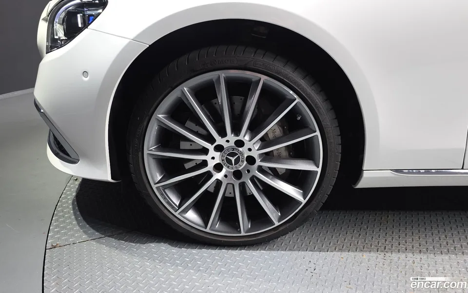 Mercedes-Benz E-Class E450 4MATIC 2023 — thumbnail 5