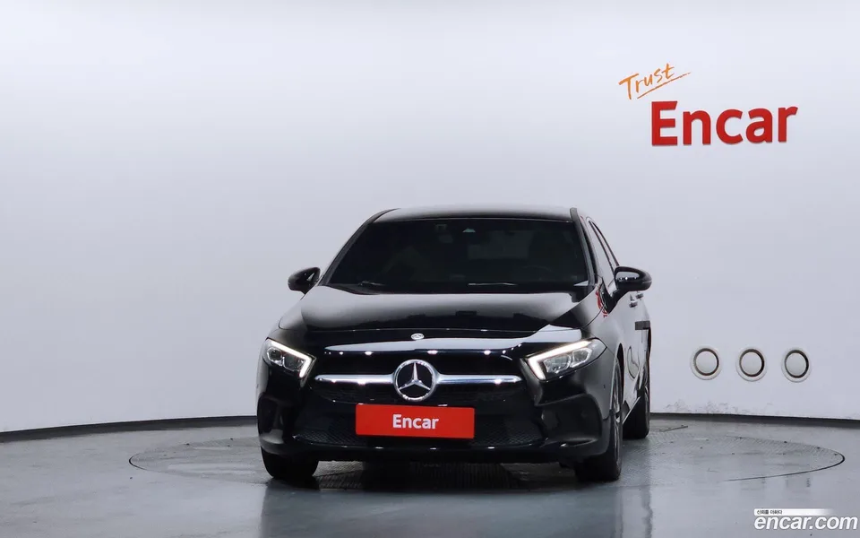 Mercedes-Benz A-Class A220 2022 — thumbnail 3