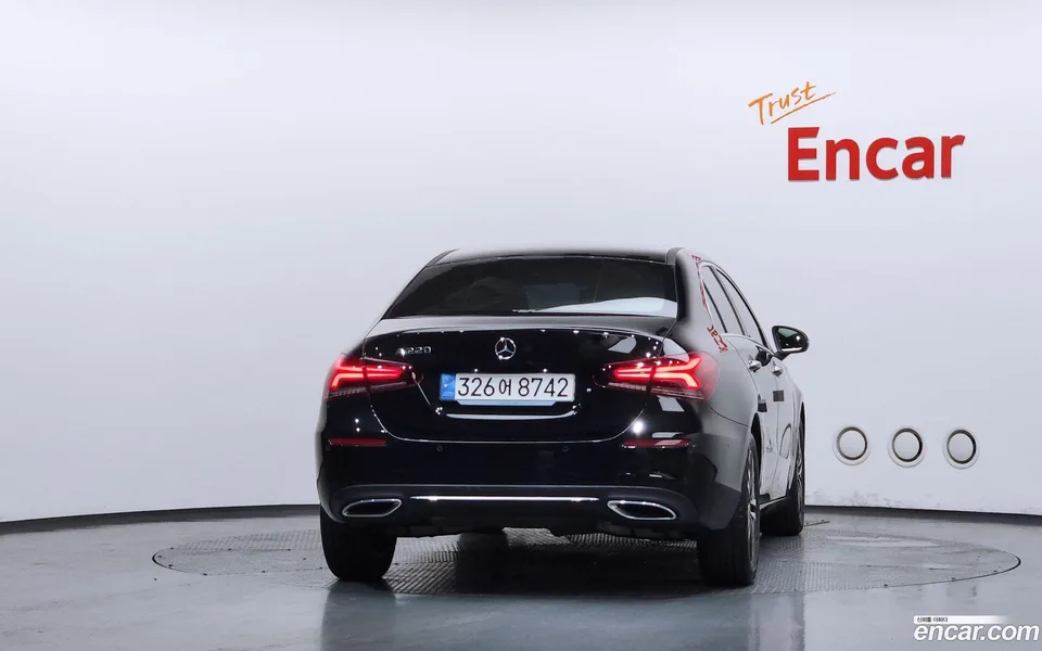 Mercedes-Benz A-Class A220 2022 — thumbnail 4