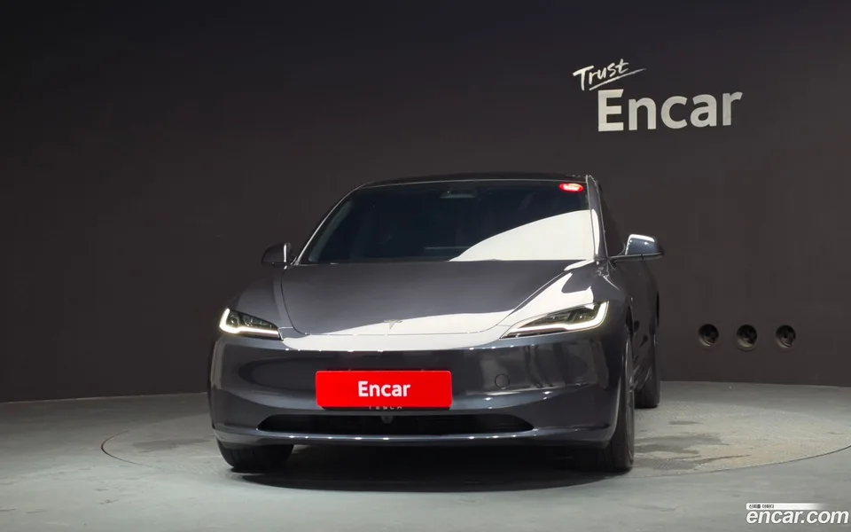 Tesla Model 3 RWD 2026 — thumbnail 3