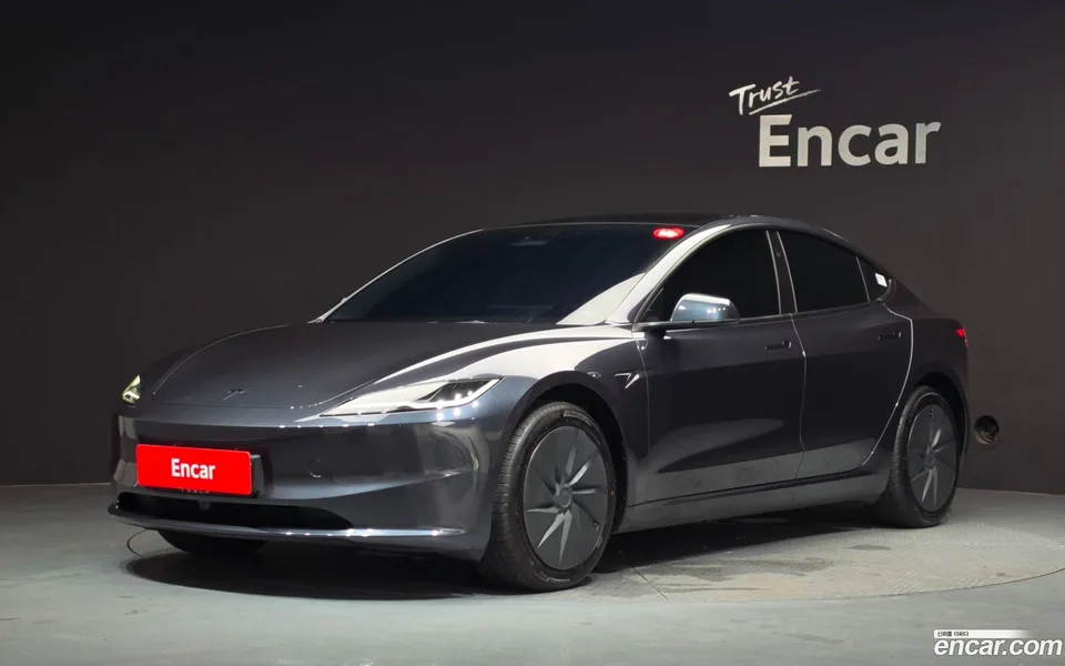 Tesla Model 3 RWD 2026 — photo 1, buy with delivery to Moscow