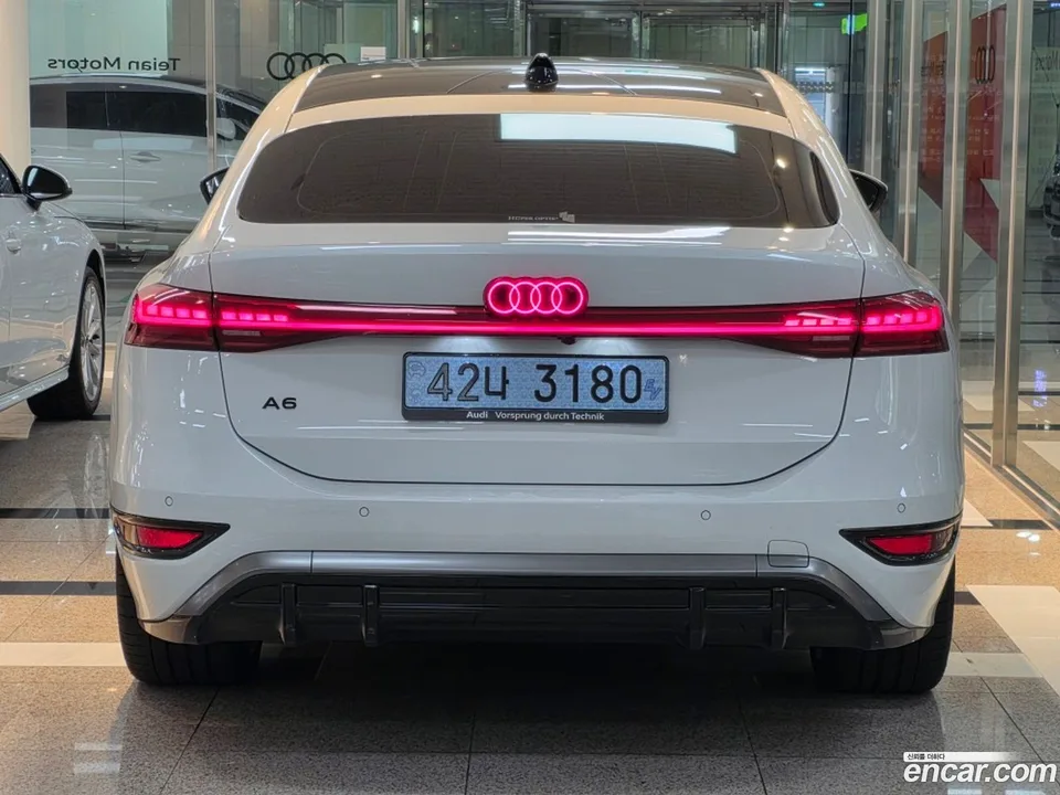 Audi A6 e- S Line 2025 — thumbnail 4