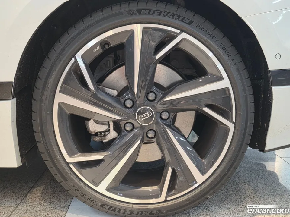 Audi A6 e- S Line 2025 — thumbnail 5