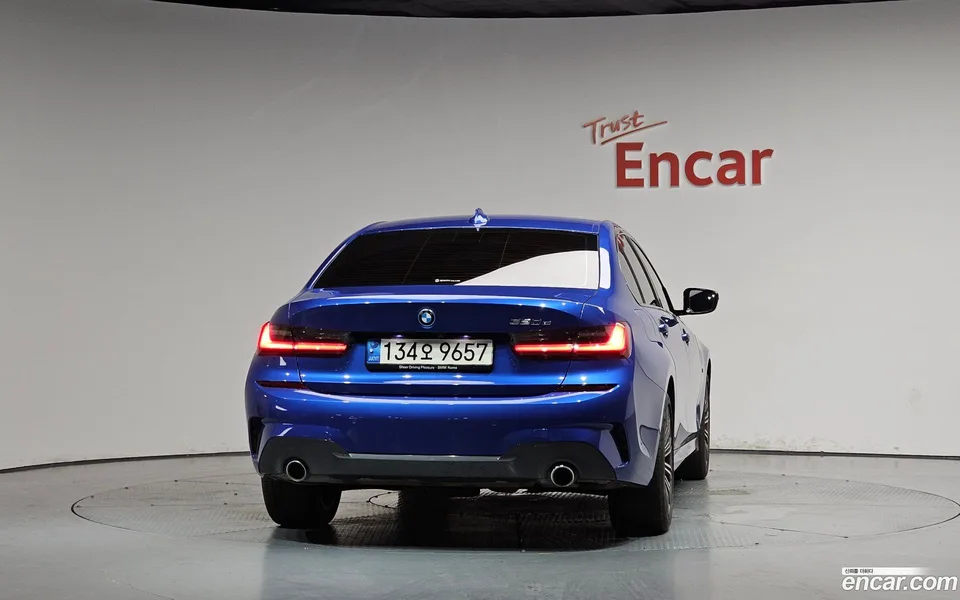 BMW 3 Series 320e M 2022 — thumbnail 4