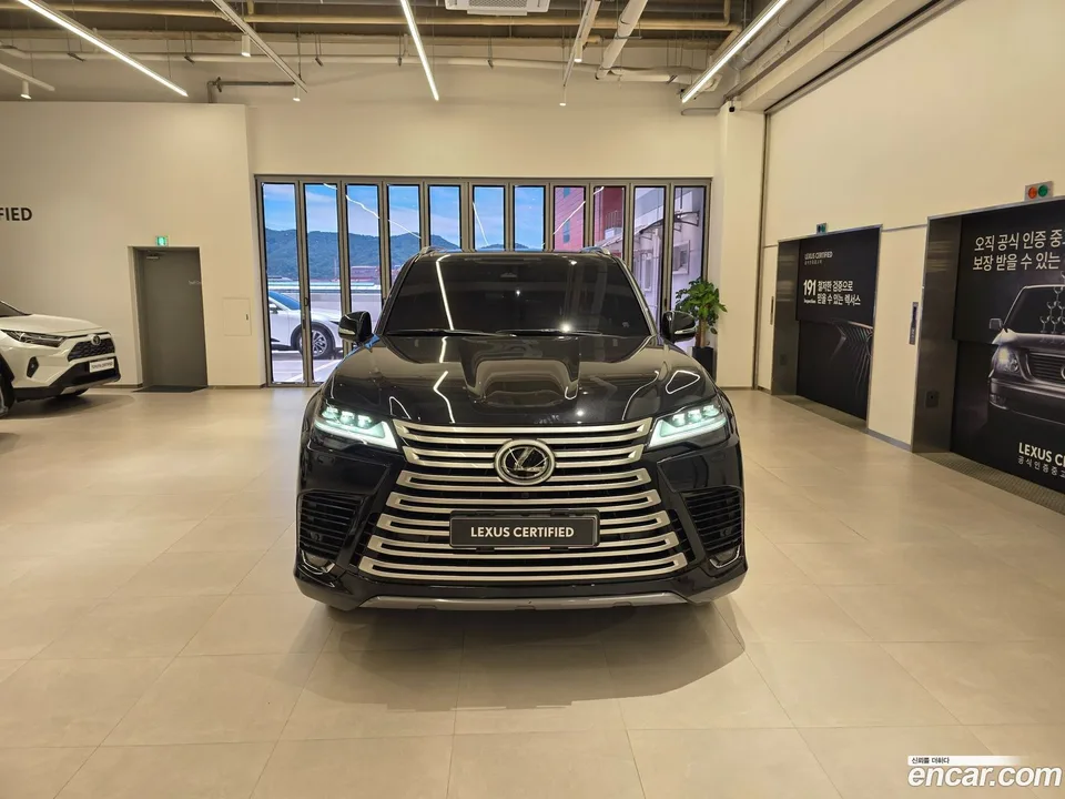 Lexus LX 700h VIP 2026 — thumbnail 3
