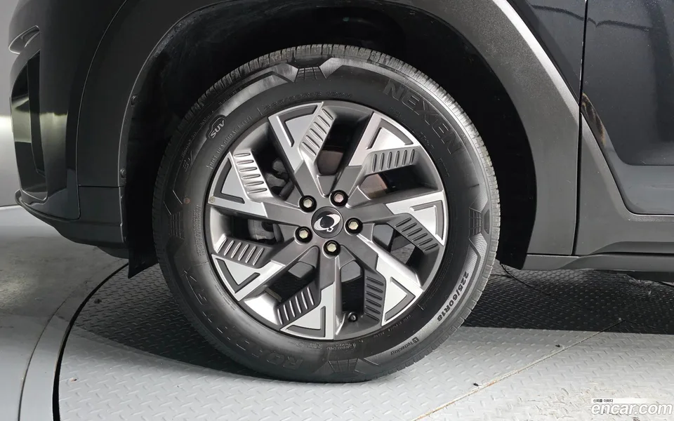 KG Mobility Torres EVX E5 2024 — thumbnail 5