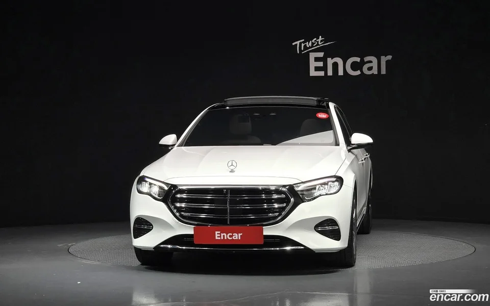 Mercedes-Benz E-Class E220d 4MATIC 2024 — thumbnail 3