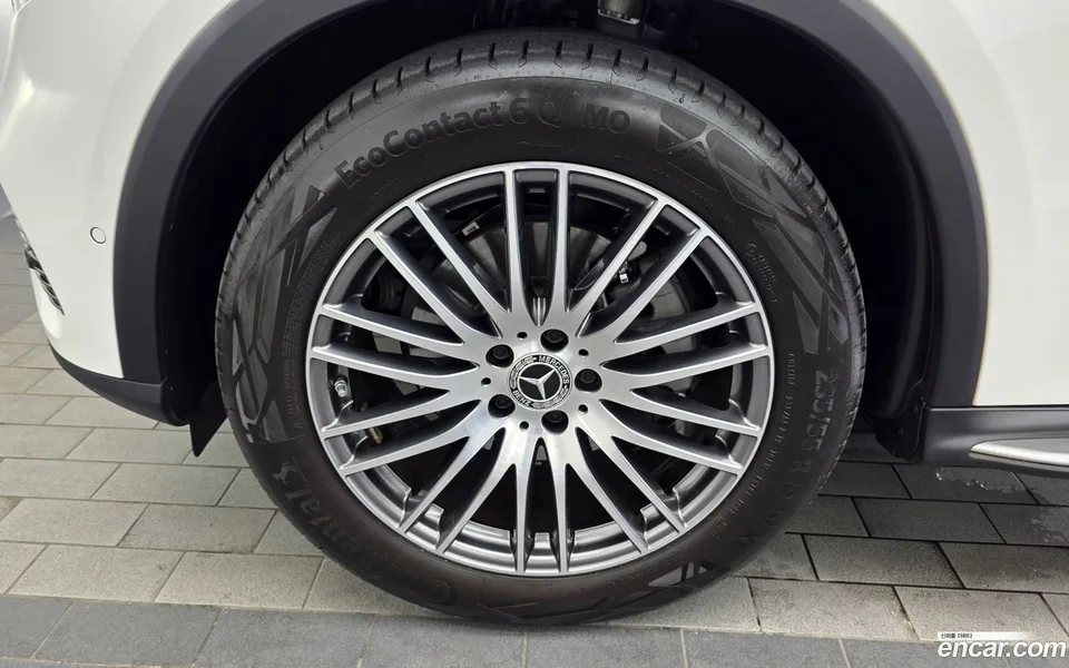 Mercedes-Benz GLC-Class GLC300 4MATIC 2025 — thumbnail 5