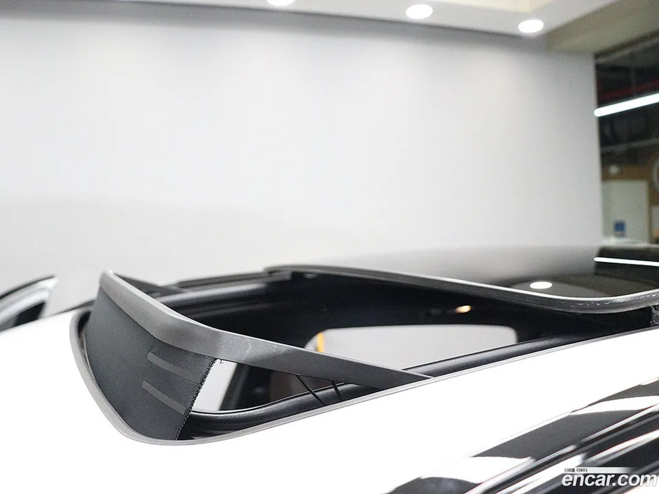 BMW X4 xDrive20i M 2023 — thumbnail 2
