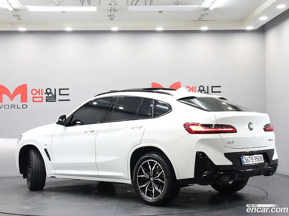 BMW X4 xDrive20i M 2023 — thumbnail 3