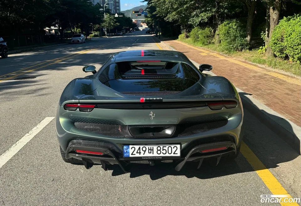 Ferrari 296 GTS 3.0 V6 2024 — thumbnail 4