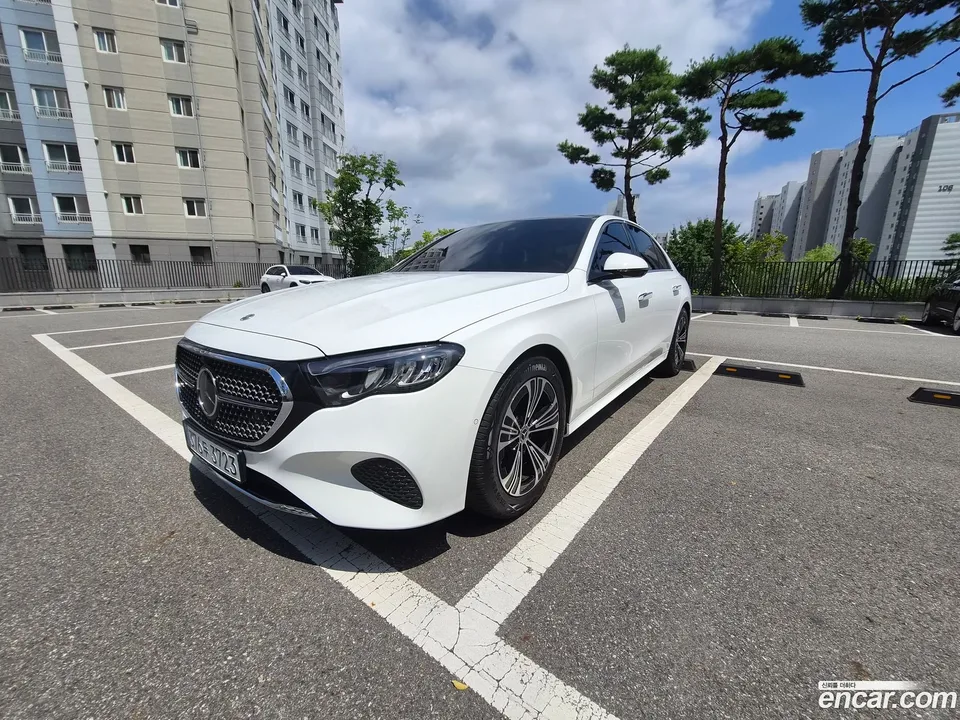 Mercedes-Benz E-Class E200 2025 — фото 1, купить с доставкой в Москву