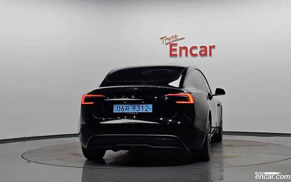 Tesla Model 3 RWD 2025 — thumbnail 4