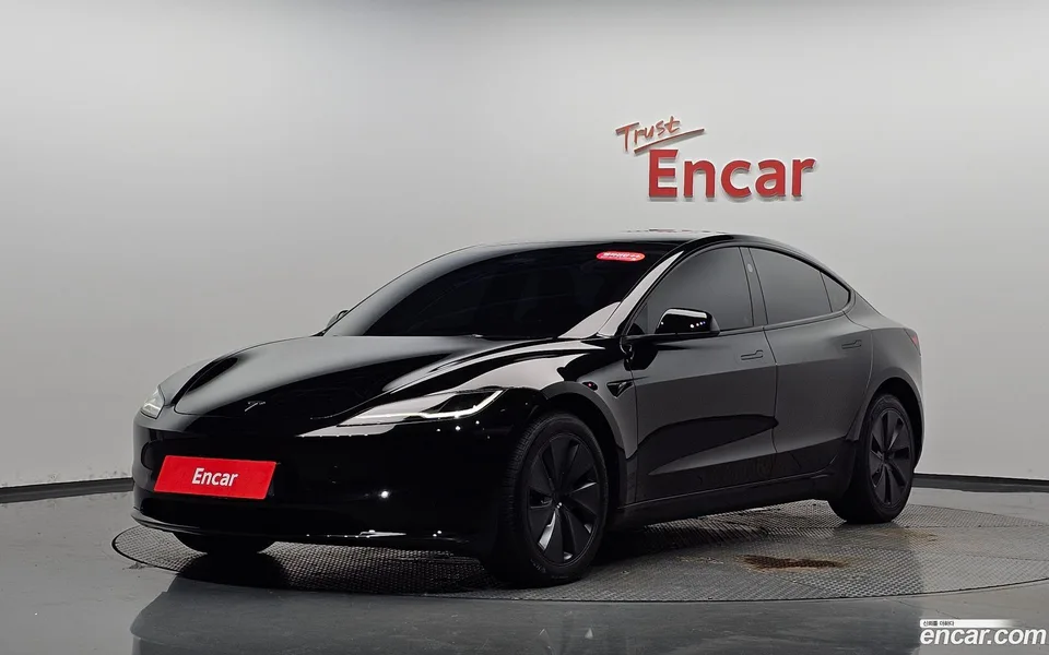 Tesla Model 3 RWD 2025 — photo 1, buy with delivery to Moscow