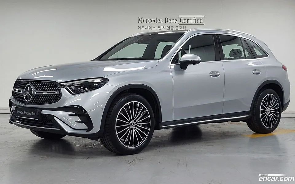 Mercedes-Benz GLC-Class GLC300 4MATIC AMG Line 2024 — photo 1, buy with delivery to Moscow
