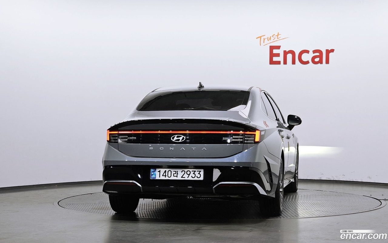 Hyundai Sonata The Edge Hybrid 2023 — 4