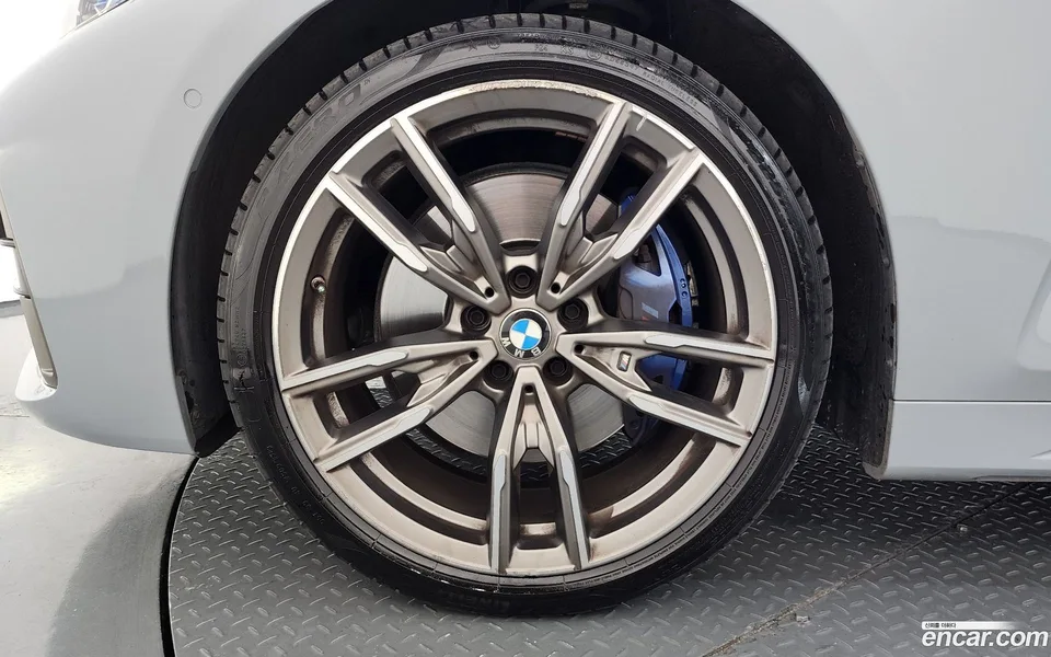 BMW 4 Series M440i xDrive 2022 — thumbnail 2