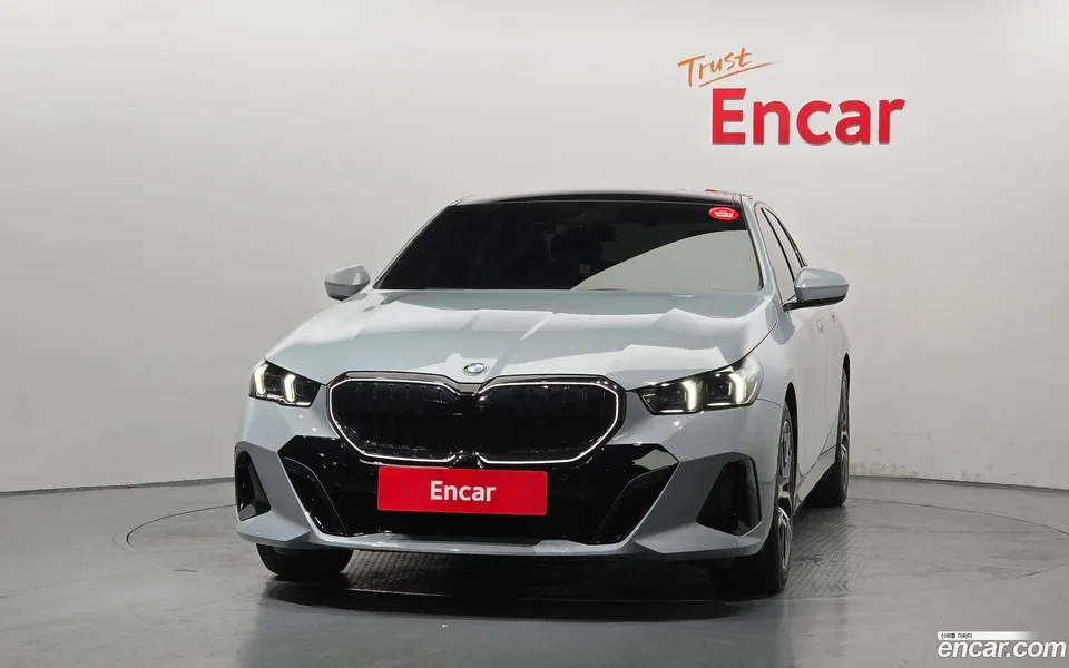 BMW 5 Series 520i M 2026 — thumbnail 3