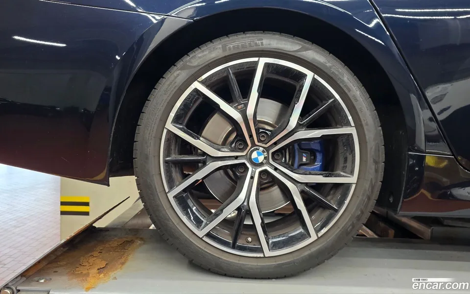 BMW 5 Series 530i M 2023 — thumbnail 2