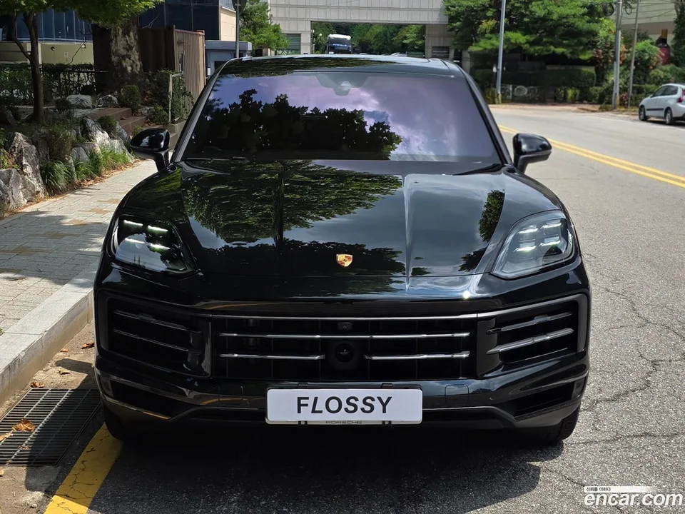 Porsche Cayenne 3.0 2023 — thumbnail 3