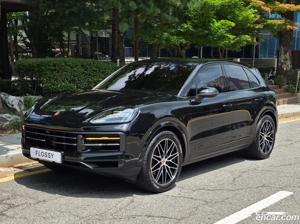 Porsche Cayenne 3.0 2023 — photo 1, buy with delivery to Moscow