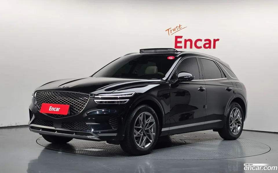 Genesis GV70 2.5T 2WD 2023 — photo 1, buy with delivery to Moscow