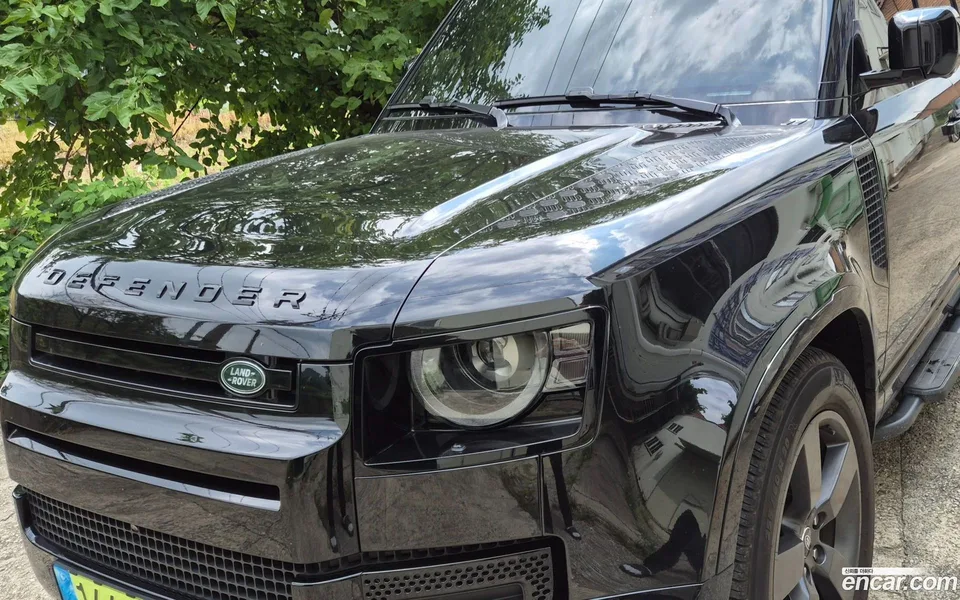 Land Rover Defender 110 P300 X- SE 2024 — photo 1, buy with delivery to Moscow