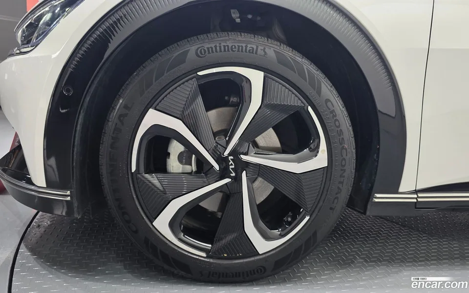 Kia EV6 2024 — thumbnail 2