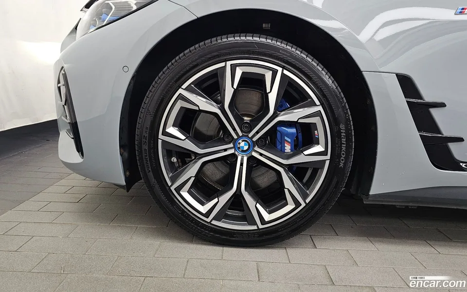 BMW i4 eDrive40 M 2022 — thumbnail 2