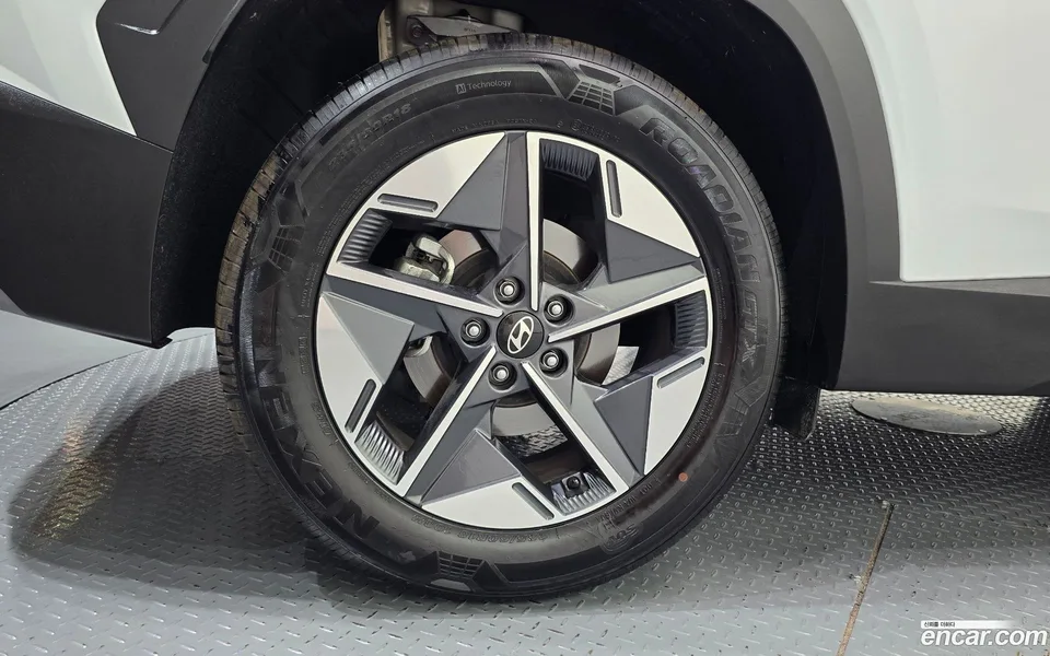 Hyundai Tucson NX4 1.6 2WD 2025 — thumbnail 2
