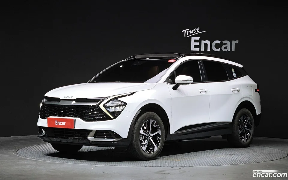 Kia Sportage Hybrid 2WD 2022 — photo 1, buy with delivery to Moscow