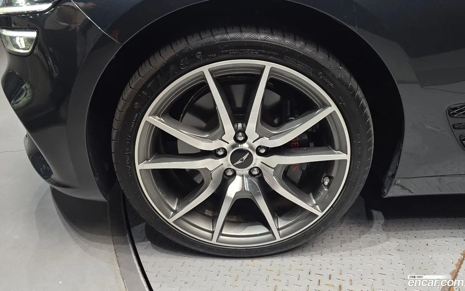 Genesis G70 Shooting Brake 2.5T 4WD 2025 — thumbnail 2