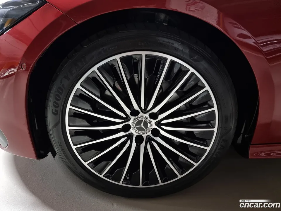 Mercedes-Benz CLE-Class CLE200 2024 — thumbnail 2