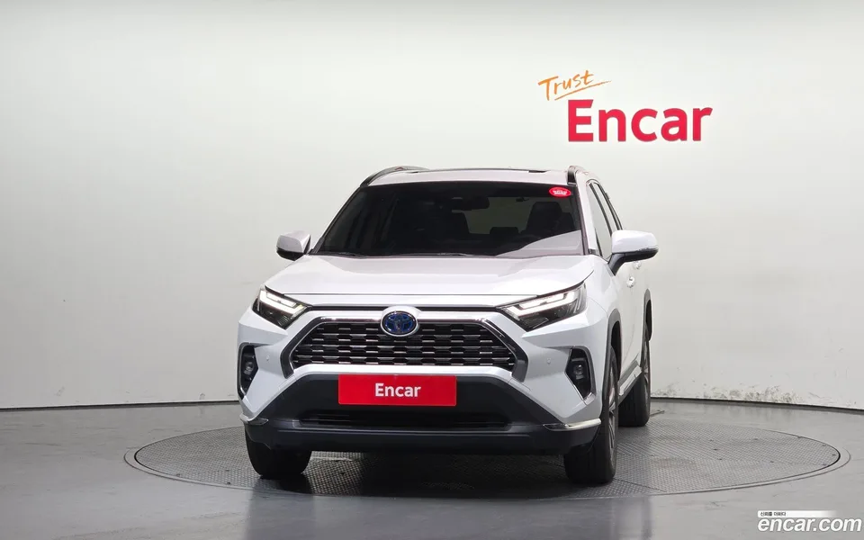 Toyota RAV4 2.5 2WD XLE 2024 — thumbnail 3
