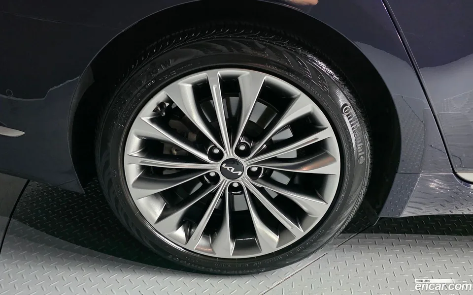 Kia K9 3.8 GDI AWD 2023 — thumbnail 2