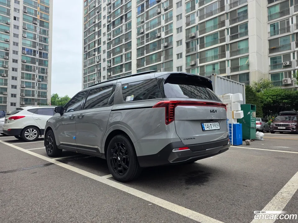 Kia Carnival HEV 9 X Line 2026 — thumbnail 4