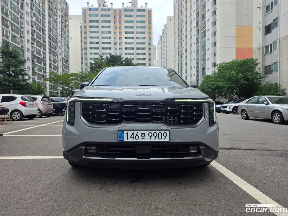 Kia Carnival HEV 9 X Line 2026 — photo 1, buy with delivery to Moscow