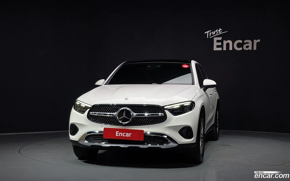 Mercedes-Benz GLC-Class GLC300 4MATIC 2025 — thumbnail 3