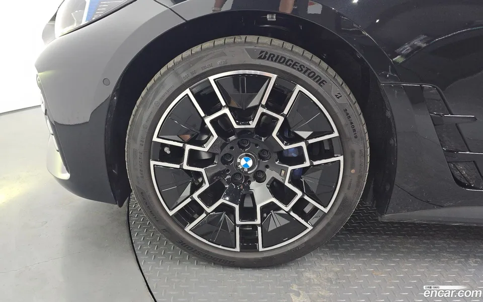 BMW i4 eDrive40 M 2026 — thumbnail 5