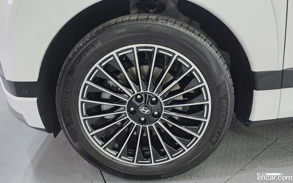 Hyundai Ioniq 9 AWD 2025 — thumbnail 2