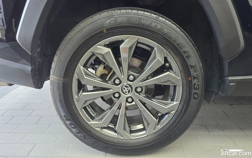 Toyota RAV4 2.5 4WD LTD 2024 — thumbnail 2
