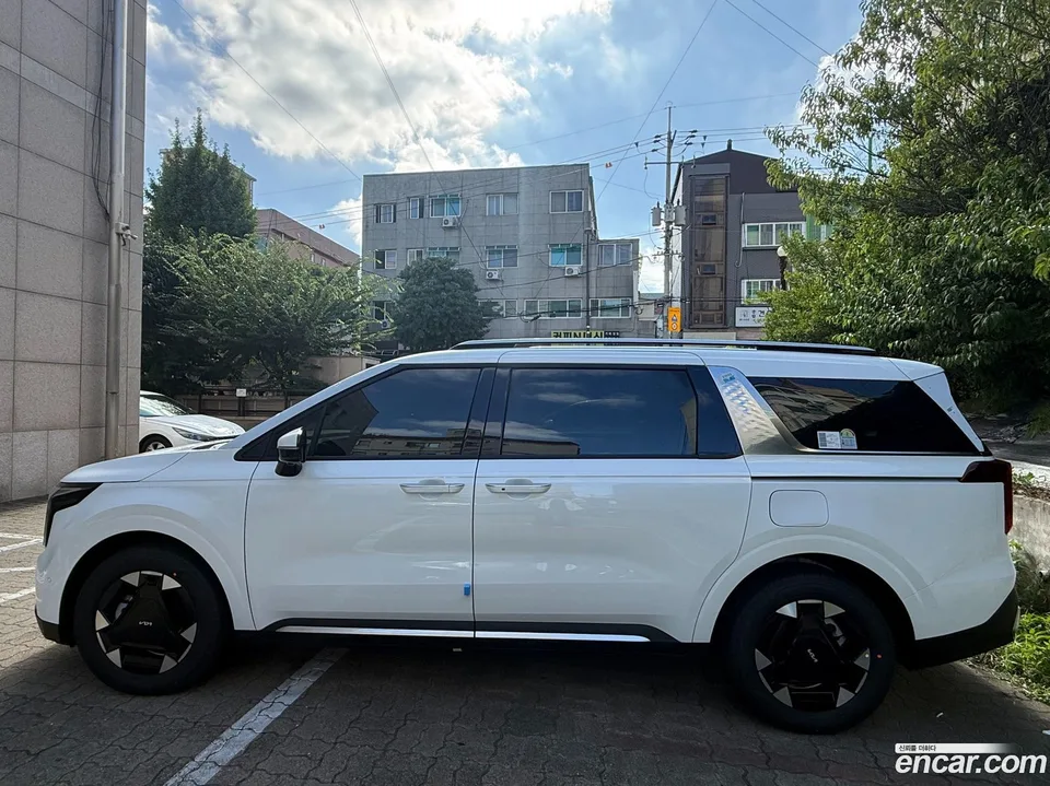 Kia Carnival HEV 9 2026 — thumbnail 4