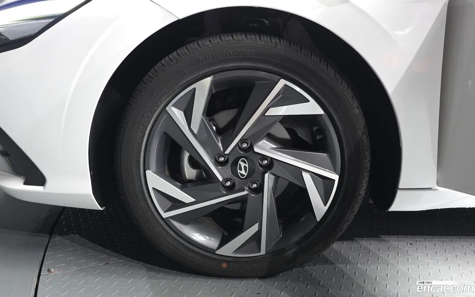 Hyundai Avante CN7 1.6 2025 — миниатюра 2