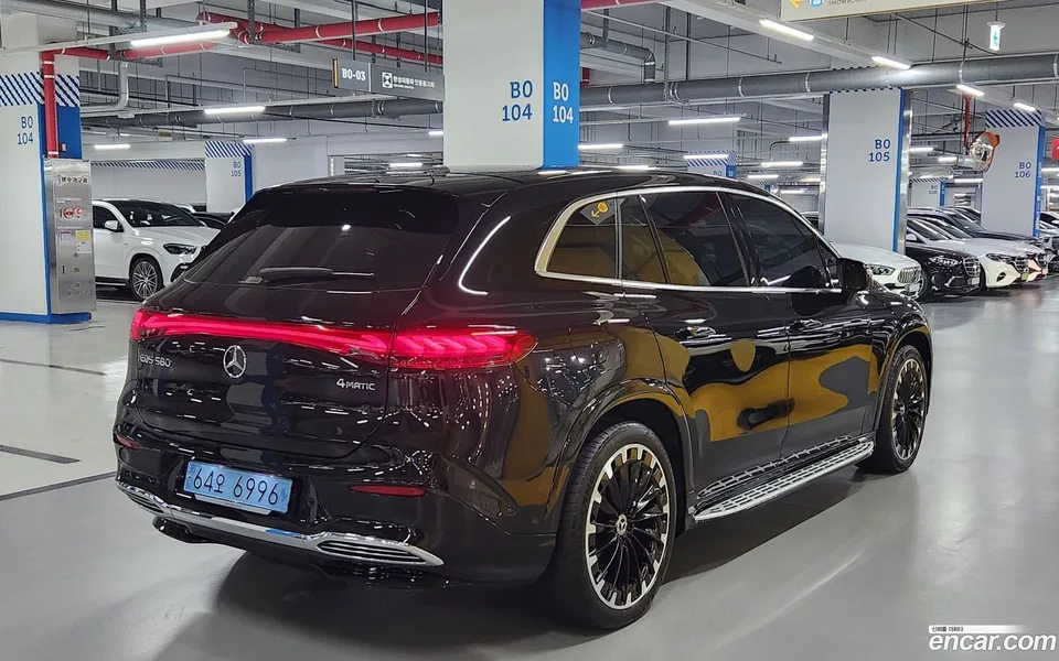 Mercedes-Benz EQS SUV EQS580 4MATIC 2023 — thumbnail 4