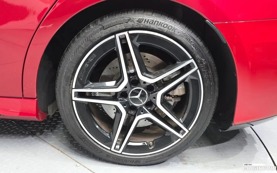 Mercedes-Benz A-Class AMG A35 4MATIC 2022 — thumbnail 5