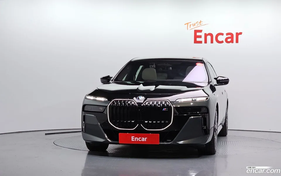 BMW i7 M70 xDrive M 2025 — thumbnail 3