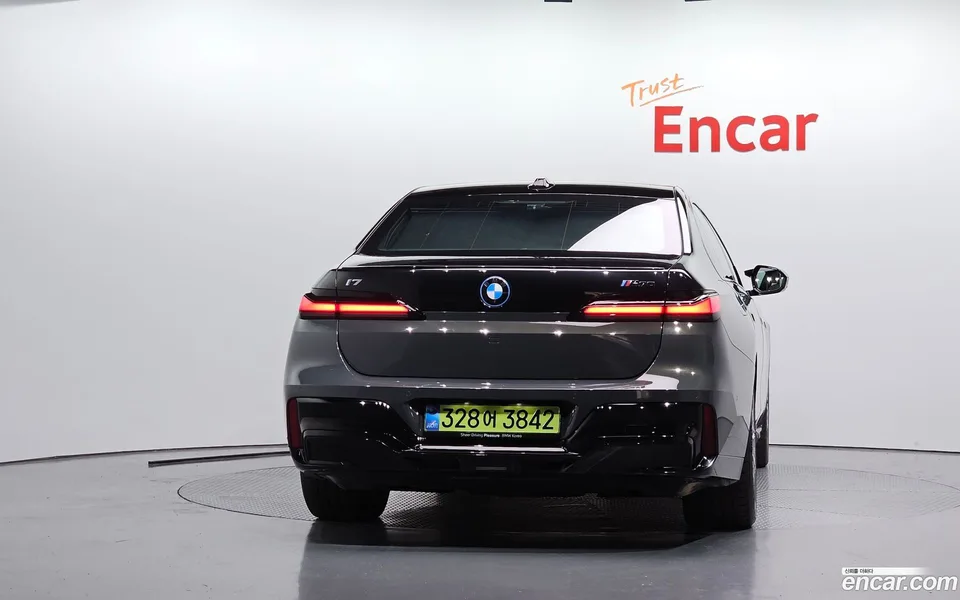 BMW i7 M70 xDrive M 2025 — thumbnail 4